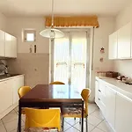 P069 - Porto Recanati, Comodo Trilocale Con Vista Mare Διαμέρισμα *