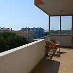 P069 - Porto Recanati, Comodo Trilocale Con Vista Mare *